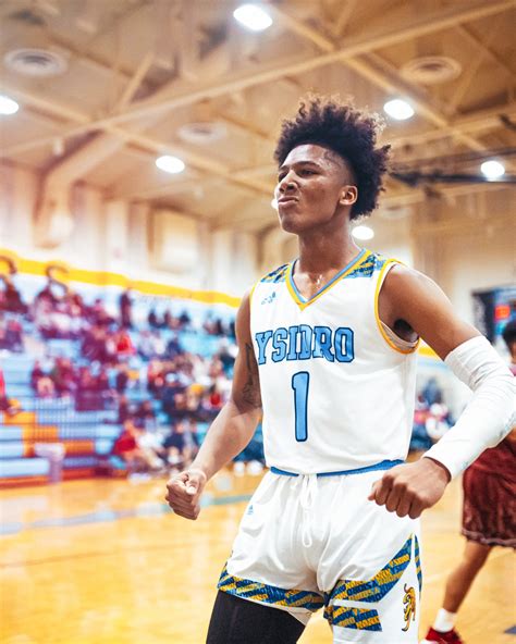 Mikey williams ku - Apr 20, 2023 · NBC 7’s Audra Stafford has more information. San Ysidro High School basketball star Mikey Williams pleaded not guilty Thursday to felony counts of assault with a firearm and shooting at an ... 